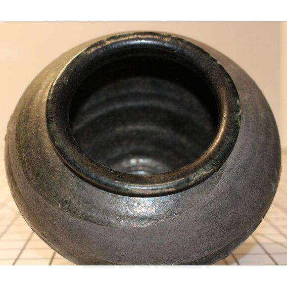 Vtg Studio Art Signed Tribal Pottery Black Southwest 5.5" T x 7" round - Picture 10 of 10